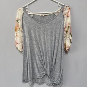 Rewind Gray Knit Tee with Cream Floral Short Sleeves